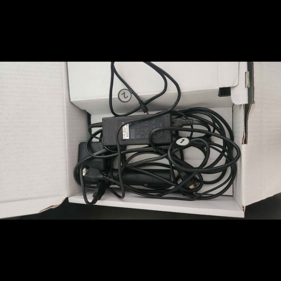 Sony PlayStation VR Bundle - Black and White - Picture 4 of 5